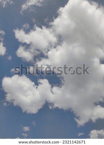 A beautiful picture of sky with clouds.