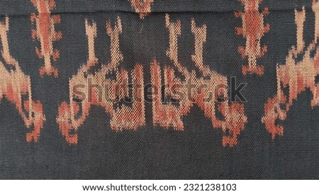 Sumba Tenun, is a typical weaving of the island of Sumba. Sumba weaving has a variety of beautiful motifs with natural dyes as the dye for the yarn.