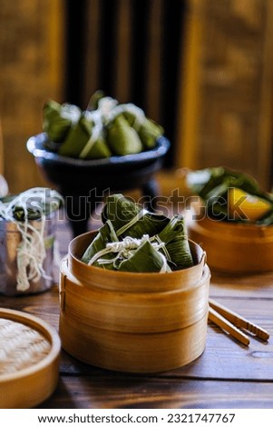 Zhongzi , bakcang in bamboo basket
