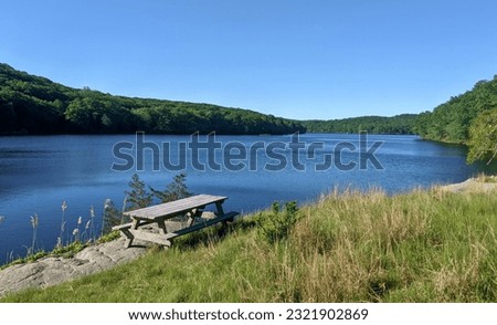 picnic table at lake sebago in harriman state park (seven lakes, new york state, rockland county) 7 lakes drive, blue water, landscape