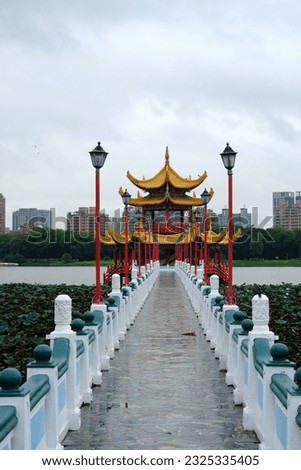Pictures of landmarks around Lotus lake in Kaohsiung