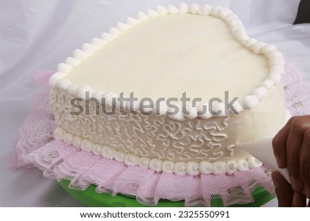 various cake decorating ideas using buttercream