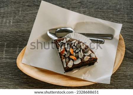Picture of brownies and chocolate cake
