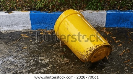 yellow color trash fall on the ground