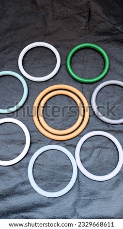 colored rings on the table 