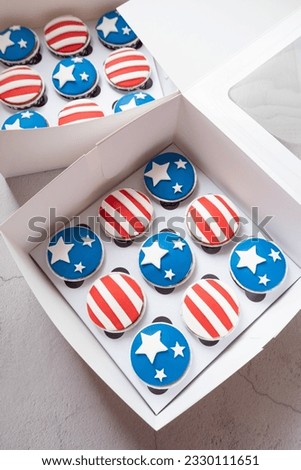 American flag Cupcakes with Icing decorations 
