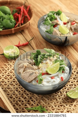 Vietnam Beef Pho Bo Noodle, Meat Soup with Clear Stock 