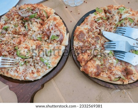 Some foods pics liks pizza and burger