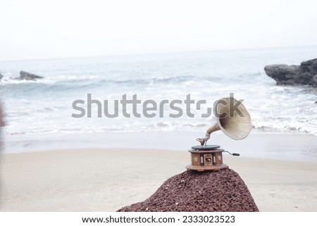 Grama phone , grama music , beach side pic , beach photo , gramophone 