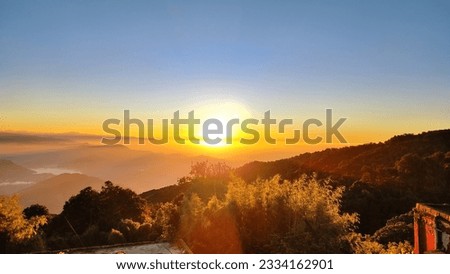 sunrise view from tiger hill in darjeeling 