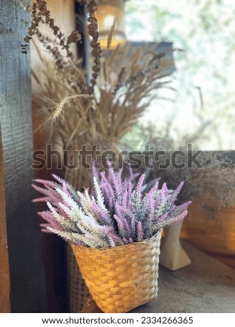 Decorate the house with dyed hay plants.