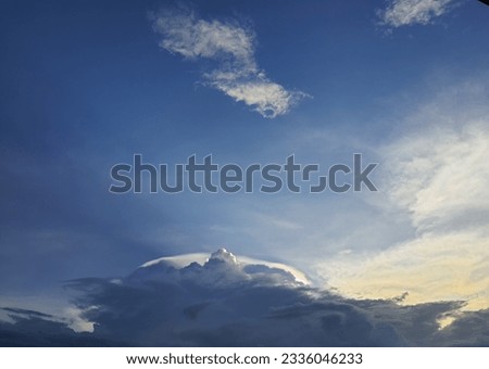 Sky with thin clouds in the evening background