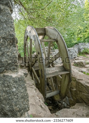 Wooden wheel for water mill