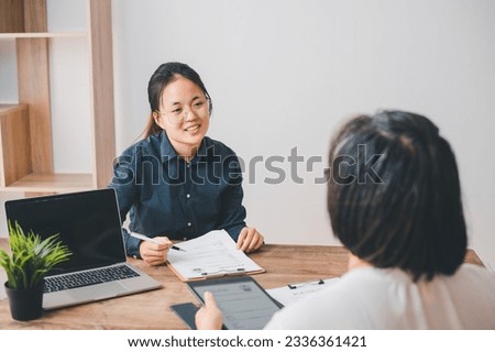 HR managers are interviewing job applicants who fill out their r