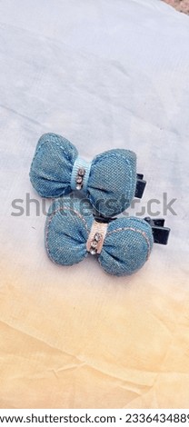 Hair clips are suitable for girls to wear to school or outings.