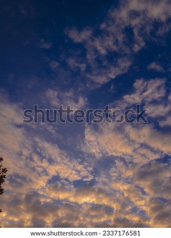 picture of a clear sky with beautiful clouds in the afternoon

or sunset
