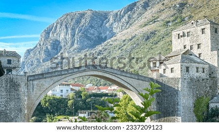 picture of an iconic bridge in bosnia called Old Bridge Mostar.