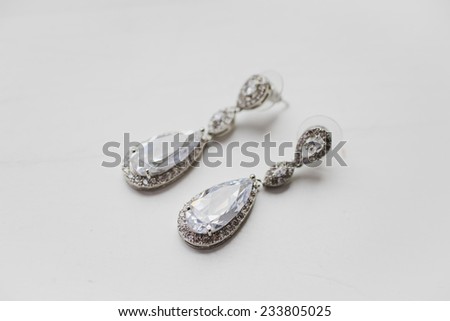 Closeup wedding bridal jewellery. elegance bridal earings