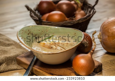 The french onion gratin soup. selective Focus