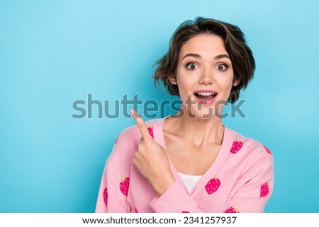 Photo of astonished glamour girl pink stylish outfit finger direct empty space black friday low price isolated on blue color background
