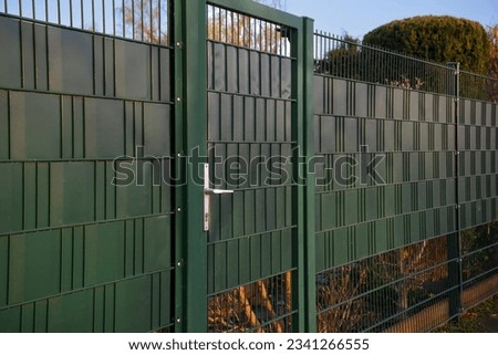 double rod mat fence with privacy strips
