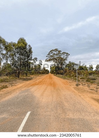 Dirt road from main road leading nowhere 