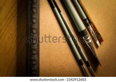 Paint and different brush sizes for oil paintings 