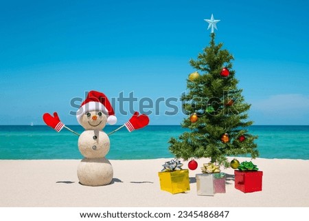 Christmas Tree and Snowman. Sandy snowman on the beach. Merry Christmas. Happy New Year. Smiling snowman. Celebration Winter Holidays. Vacation in Miami Beach Florida. Xmas postcards. Tropical Nature.