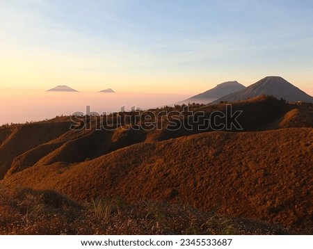 Panoramic views of Mount Sindoro and Sumbing seen from the Prau Mountain meadow.The photo was taken by Willem Tasiam, a marathon climber
