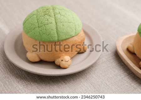 Cute Little turtle shape bread with melon bread method.