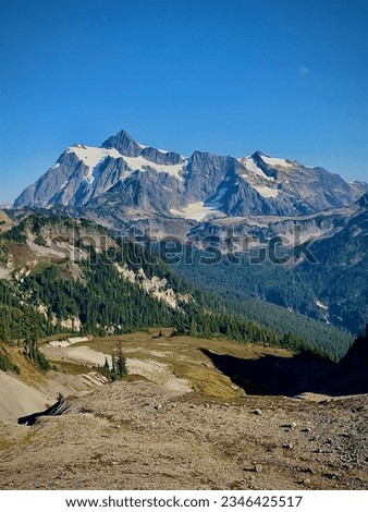 a picture of Mount Shuksan