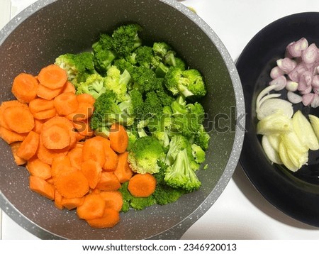 a picture of healthy vegetable dishes