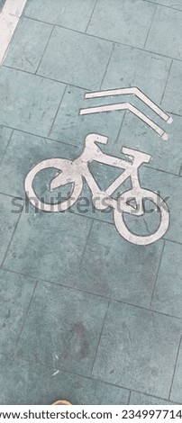 Green Bicycle Line on The Street
