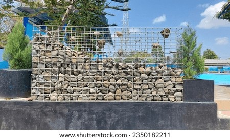 fence made of stone arrangemet