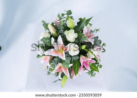 Clear picture of bouquet made in a circle shape, very beautiful.