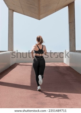 photo beautiful woman exercising outdoors