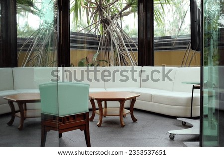 Discussion room in a picture glass