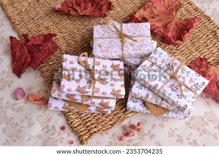 Wedding favors autumn guest soaps gifts artisan handmade soap decorated for fall wedding gifts rustic style in orange brown green natural colours, beautiful packaging ideas