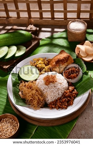 
Nasi uduk is made from white rice and steamed in coconut milk, and seasoned with lemon grass and pepper. A cross between two Malay and Javanese cultures