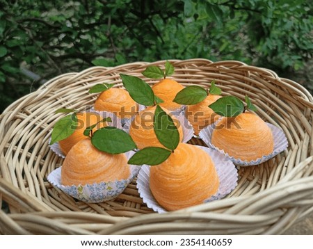 Sart Chin, auspicious spring rolls Orange Ball Pastry It is commonly used to pay homage on Chinese New Year's Day. to enhance the prosperity 