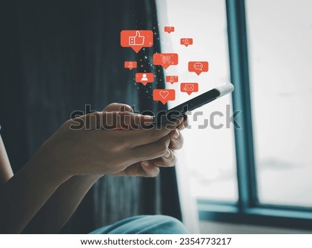social media Connecting people on the internet exchange of talks Express your opinions online on your smartphone