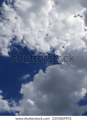 I took pictures of clouds in the sky that were flying freely and always had new appearances.