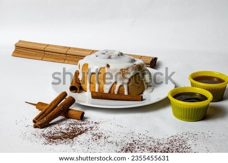 cinnabon Pictures of cake and sweets, high quality, delicious