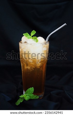 Ice lychee tea with lychee fruit and mint, so refreshment