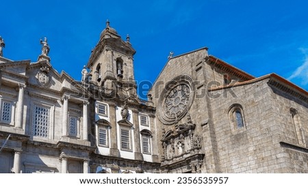 São Francisco, Porto merkezde ünlü şehir sembolü turistik Katolik kilisesi, Douro bölgesi, sightseeing concept idea photo in Portugal beautiful sky background.