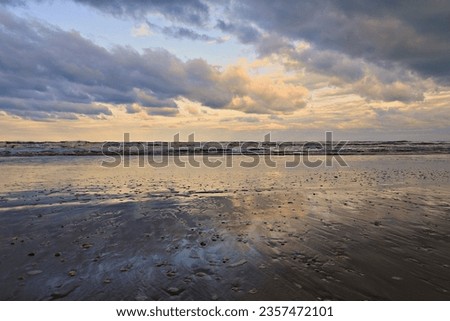 Images of the sea and its power, with strong colors and some black and white images that underline its strength. Breaking waves, dark clouds reflecting in the sea. Images ideal as wallpaper.