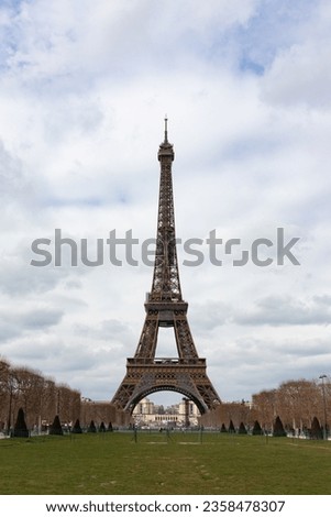 Picture of Eiffel tower . 