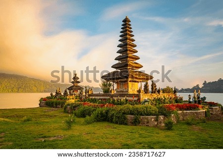 Gorgeous sunset at Pura Ulun Danu Bratan temple in Bali Royalty-Free Stock Photo #2358717627