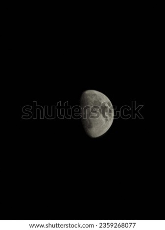Picture of the Moon (first quarter )