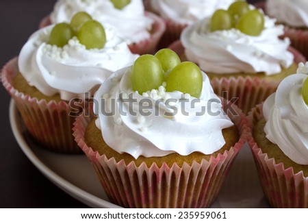  with cream and grapes
